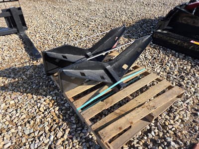 Haugen HBA-V Skid Steer Trailer Spotter - Image 2